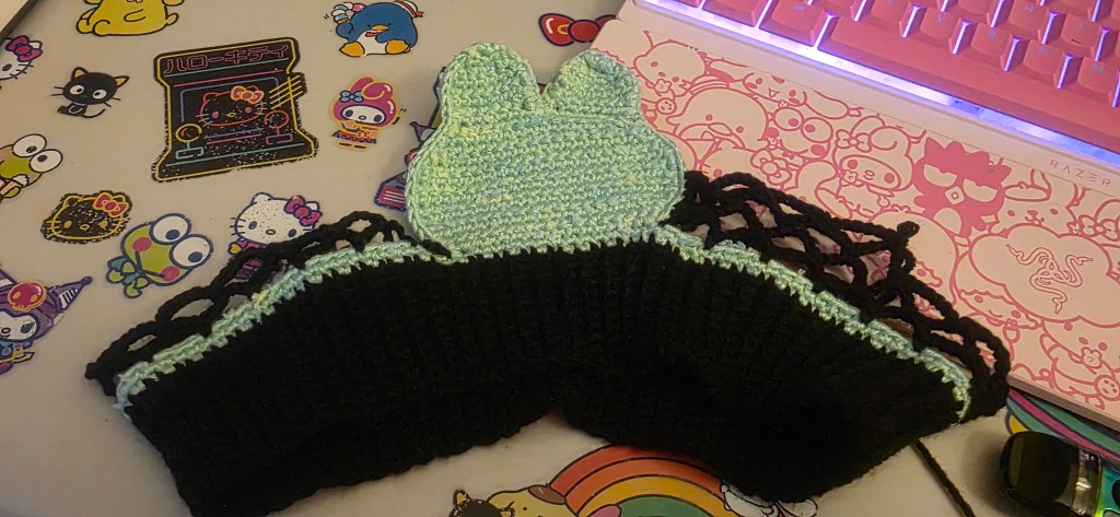 Frog-themed Netted Slouch Work In Progress feature